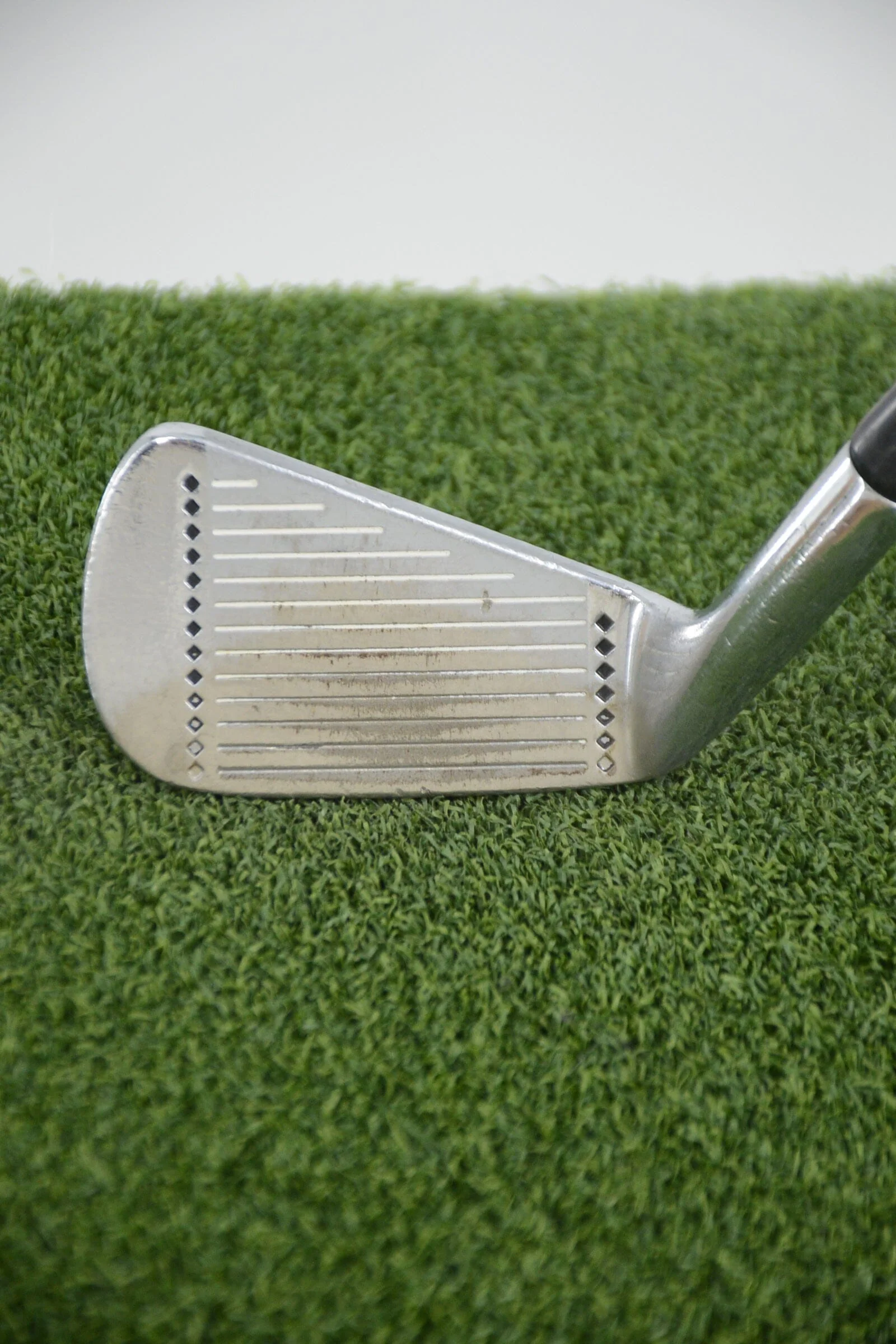 Cleveland Tour Action 588 7 Iron R Flex 37.25" - Image 3