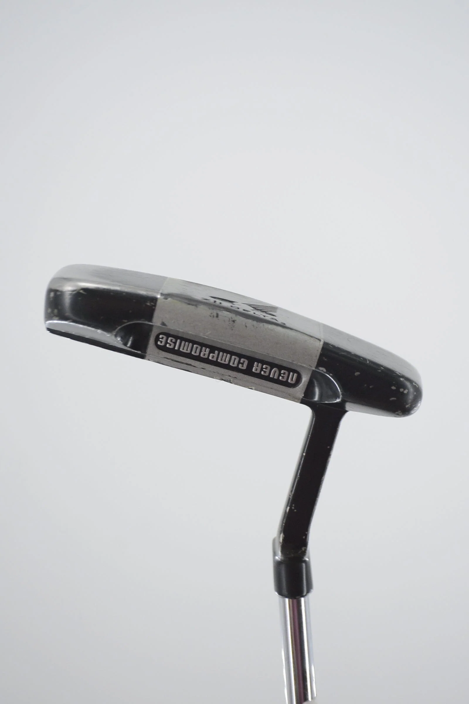Never Compromise Z/I Delta Putter 35.5" - Image 3