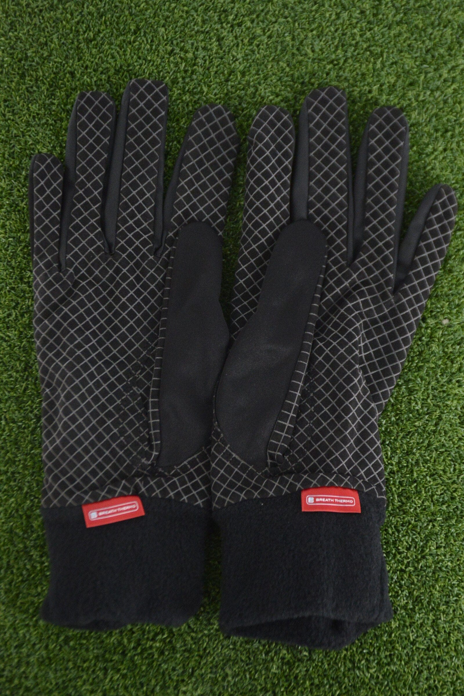 NEW Mizuno ThermaGrip Glove Pair - Black