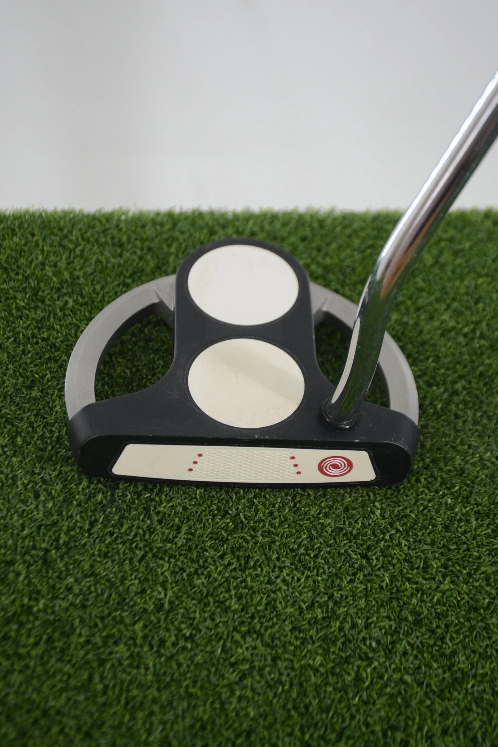 Odyssey White Hot XG 2-Ball Srt Putter 35.25" - Image 3