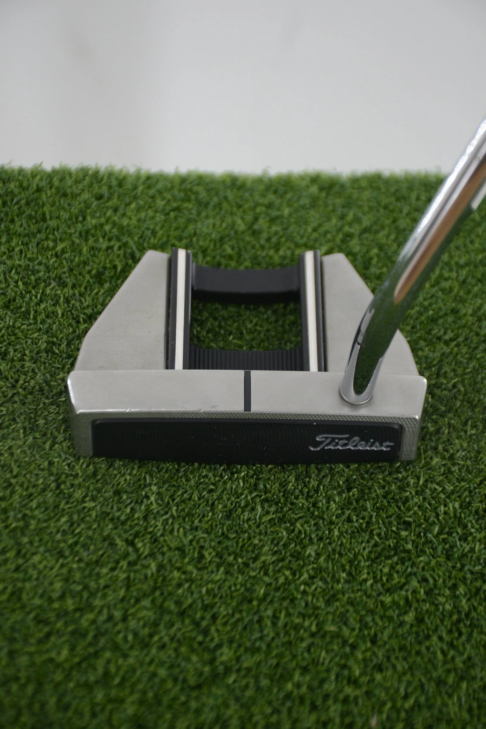 Scotty Cameron Futura 5.5M Putter 32.75" - Image 3