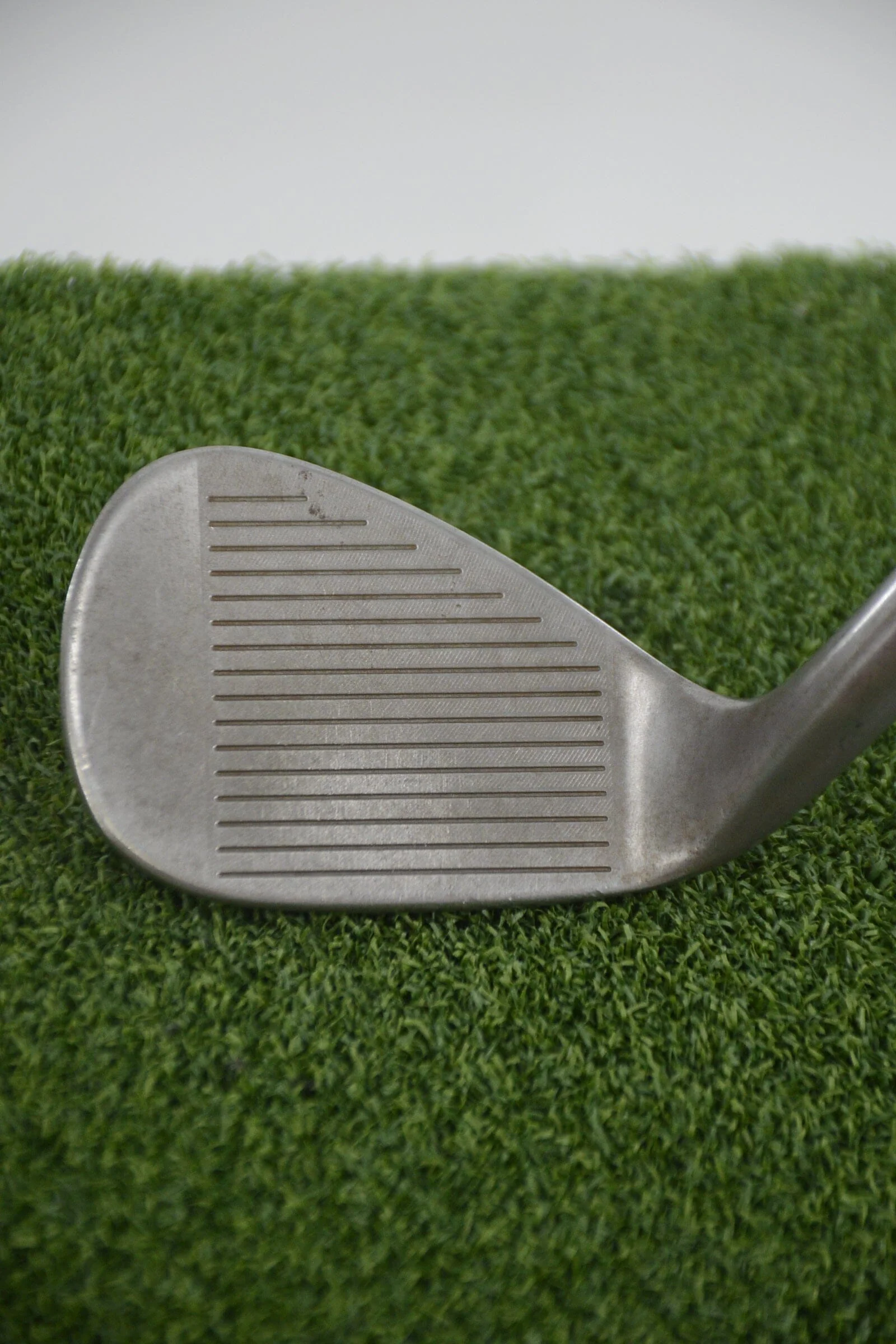 TaylorMade Milled Grind 4 Copper 60 Degree Wedge S Flex 35" - Image 3
