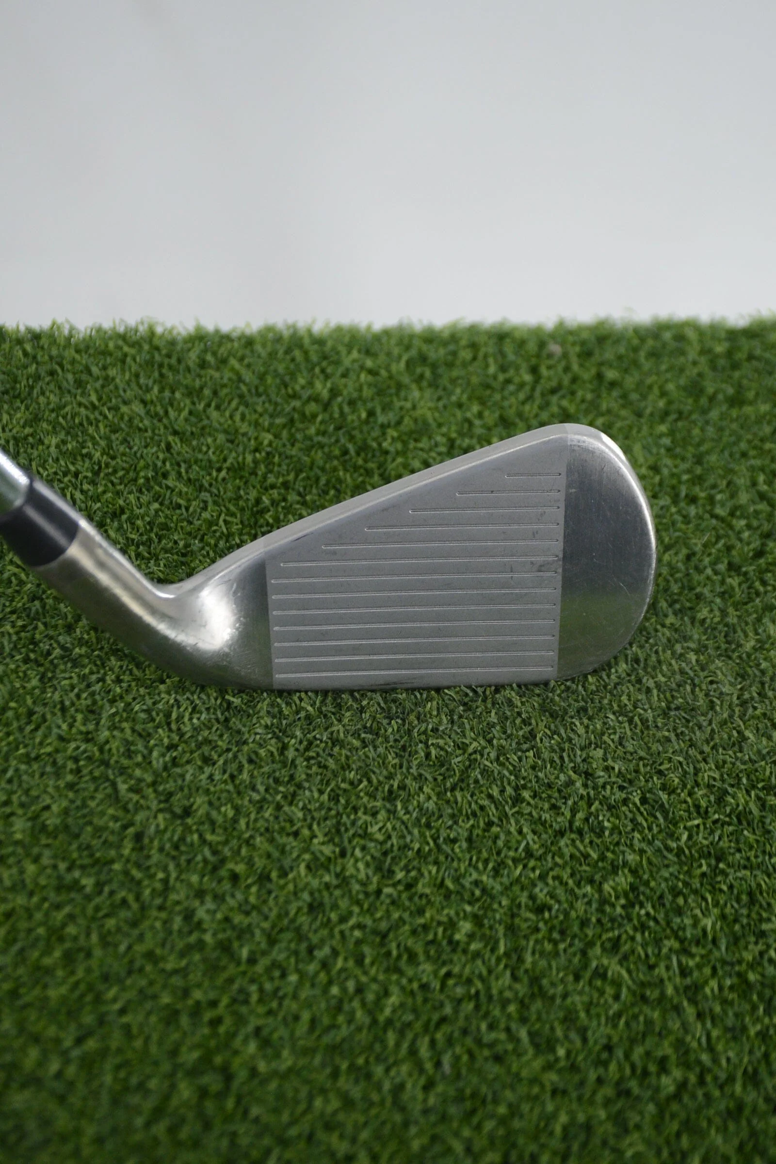 Lefty Titleist T300 6 Iron R Flex 37" - Image 3