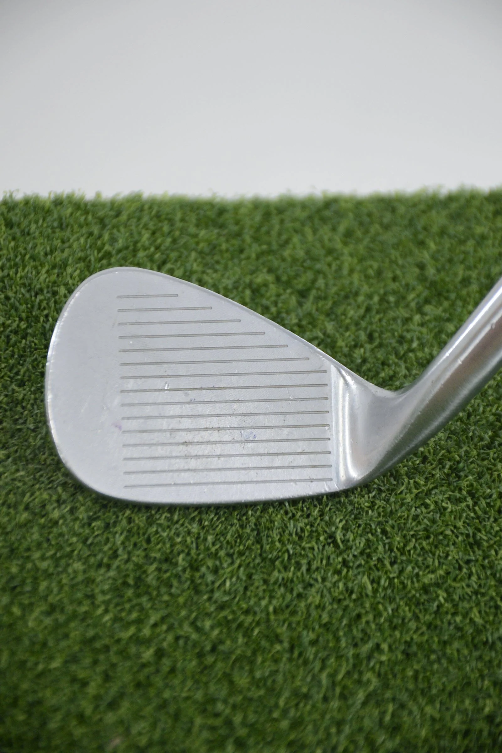 Women's Honma TW-W Forged 2015 52 Degree Wedge W Flex 35" - Image 3